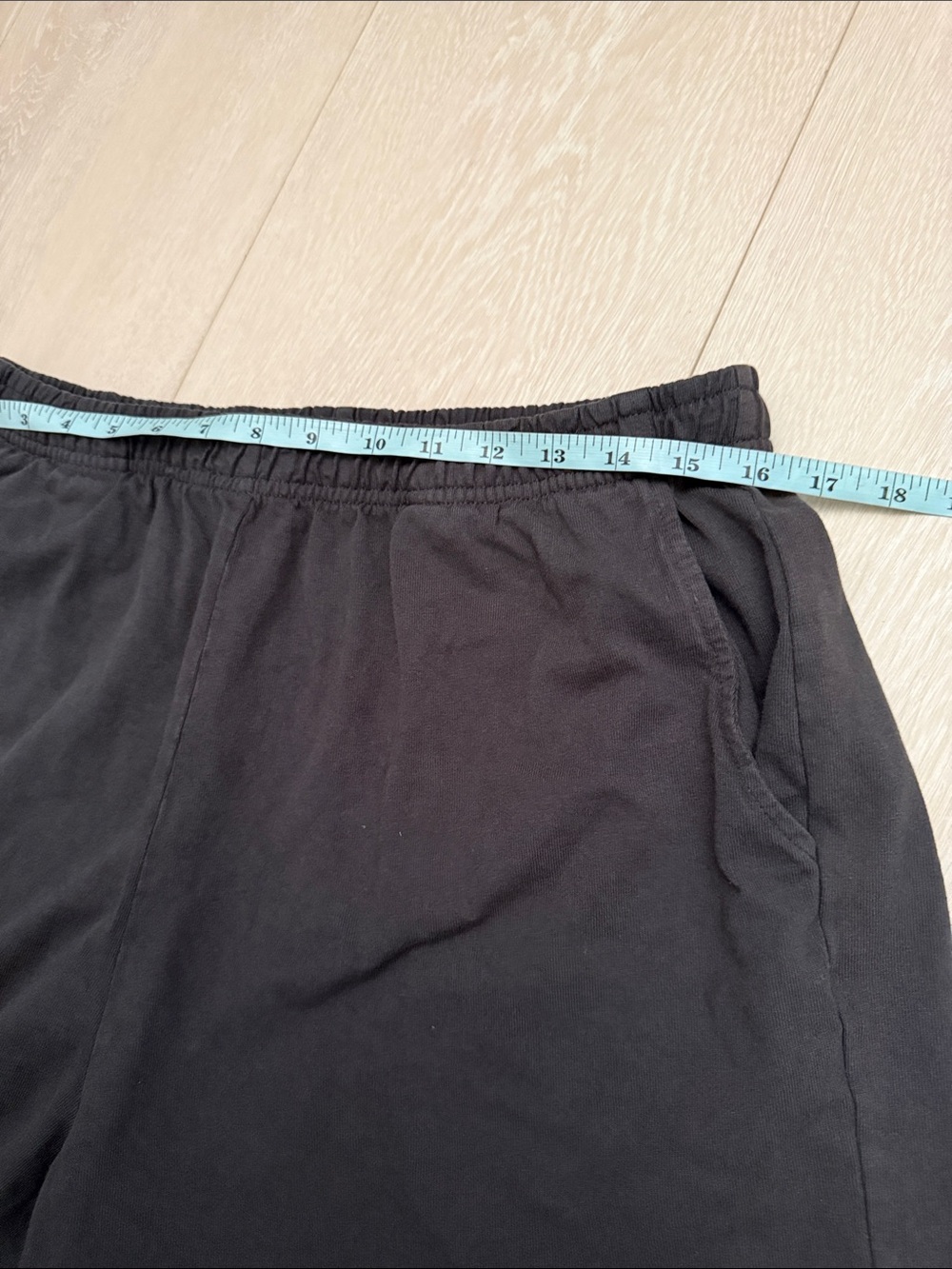 Sporty & Rich Charcoal Logo Unisex Athletic Shorts - Picture 5 of 8